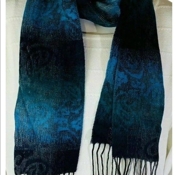 Steve Madden scarf Blue.   0145 - Picture 3 of 4